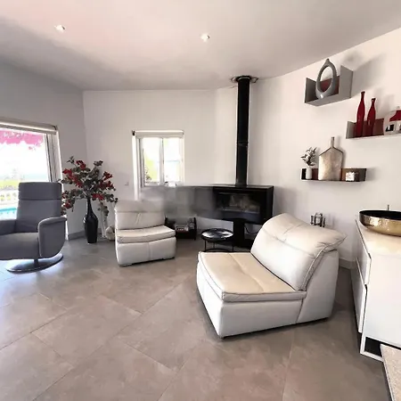 Βίλα 5br With Pool Φάρο