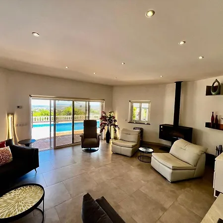 5br With Pool *